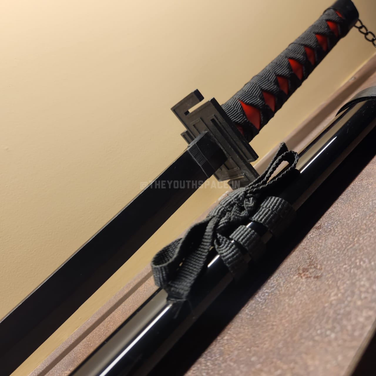DIY ICHIGO KORUSAKI'S WOODEN KATANA (104 CM)