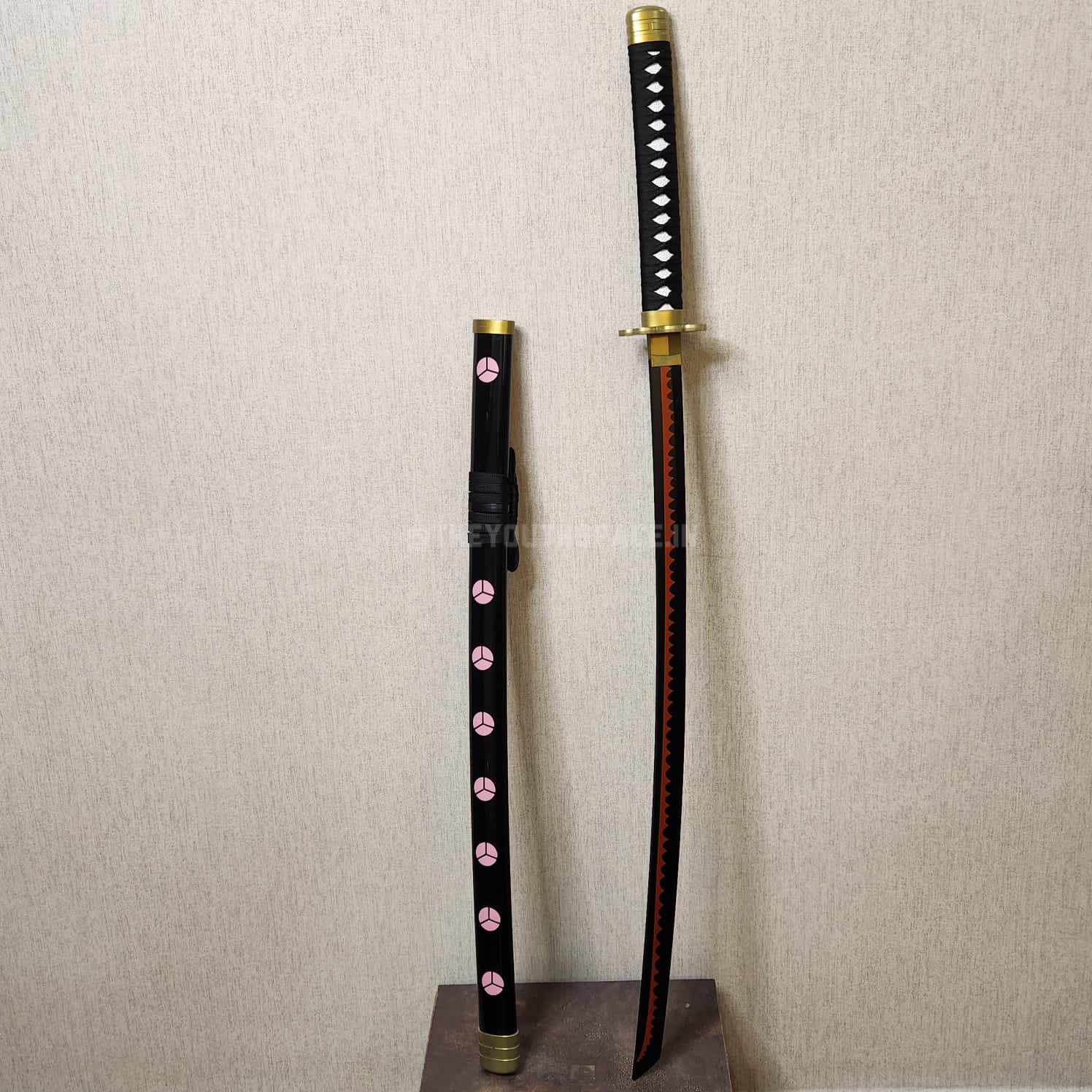 Zoro's Shusui practice wooden katana (104 cms)