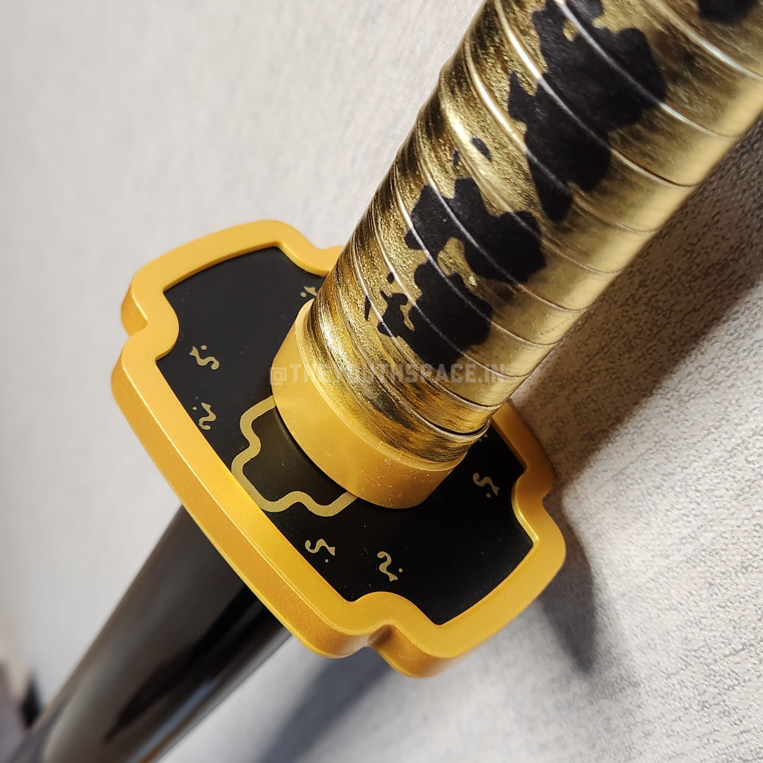 DIY YORIICHI TSUGIKUNI'S WOODEN KATANA CODE 2 (104 CM)