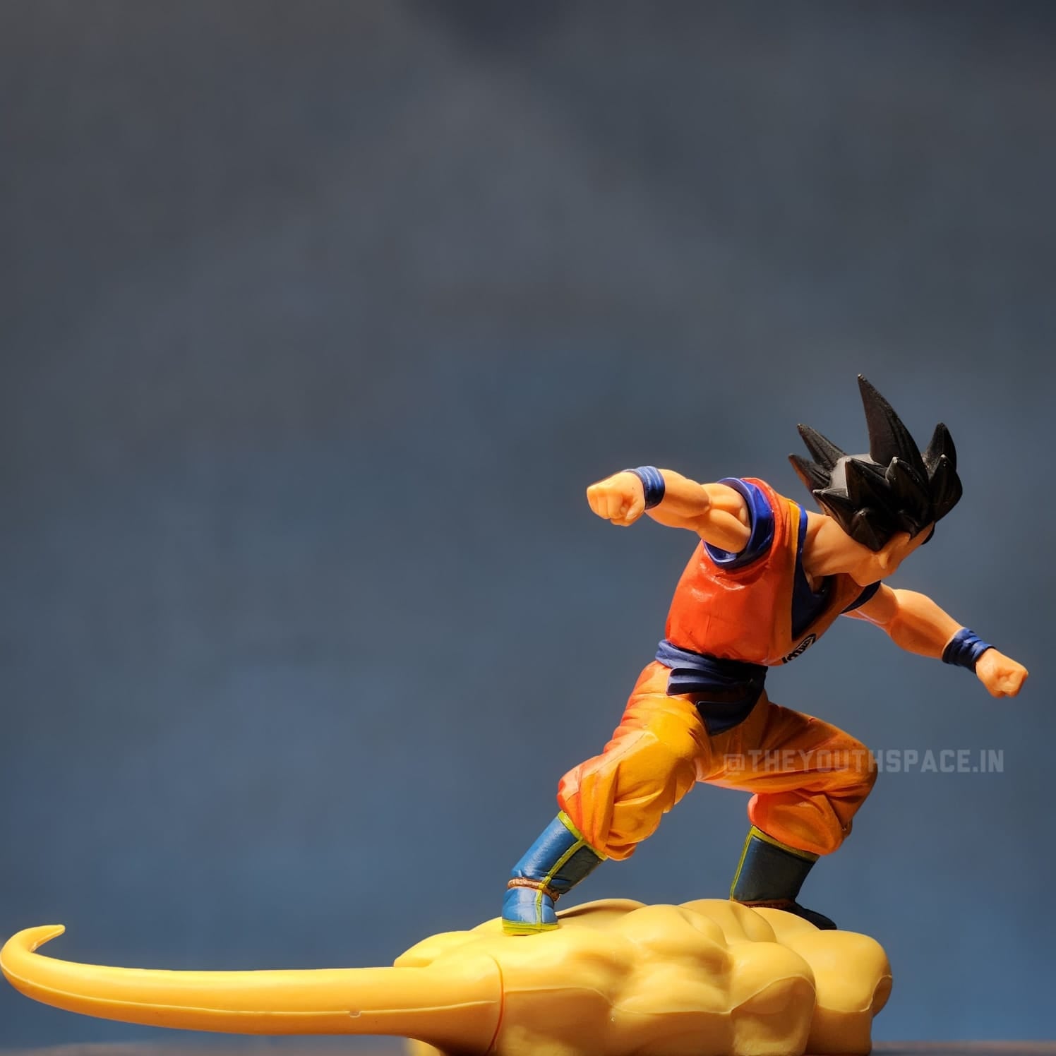 SON GOKU ON FLYING NIMBUS ACTION FIGURE - DRAGON BALL