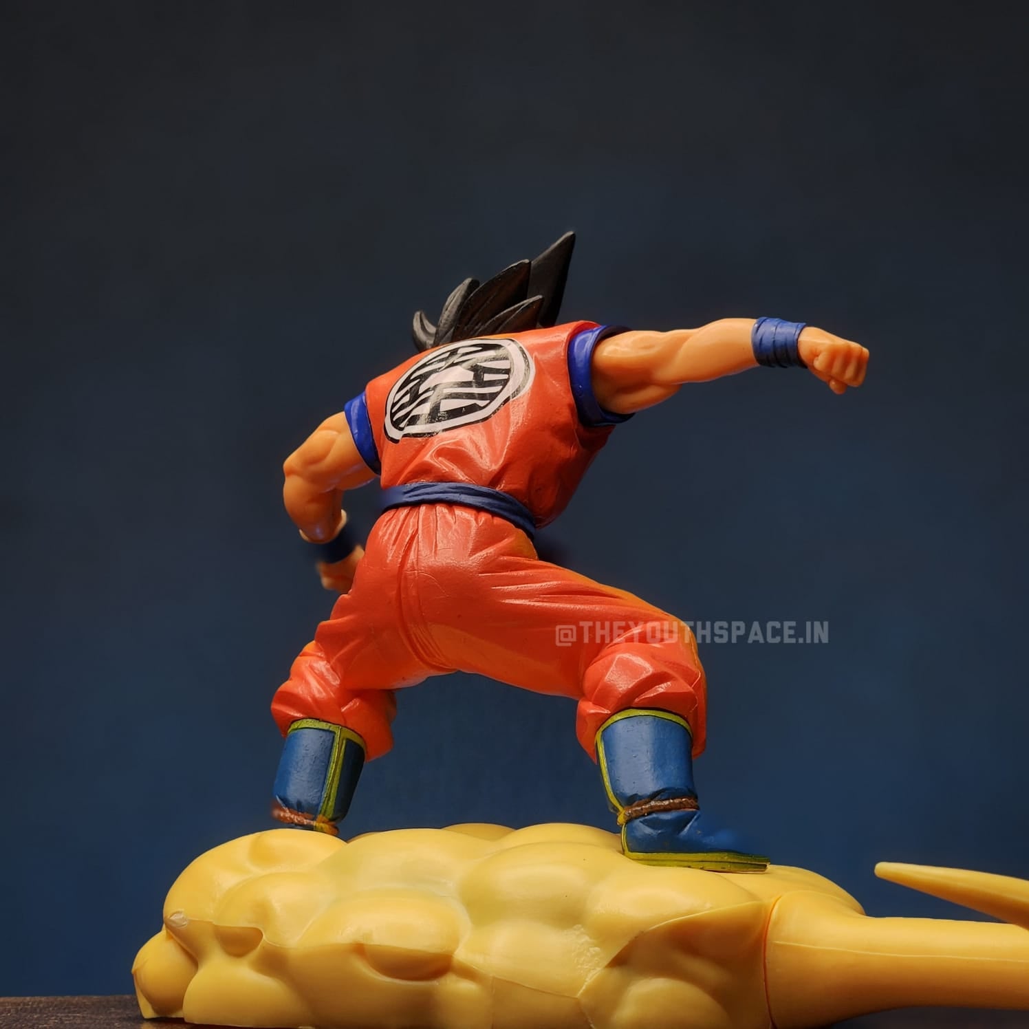 SON GOKU ON FLYING NIMBUS ACTION FIGURE - DRAGON BALL