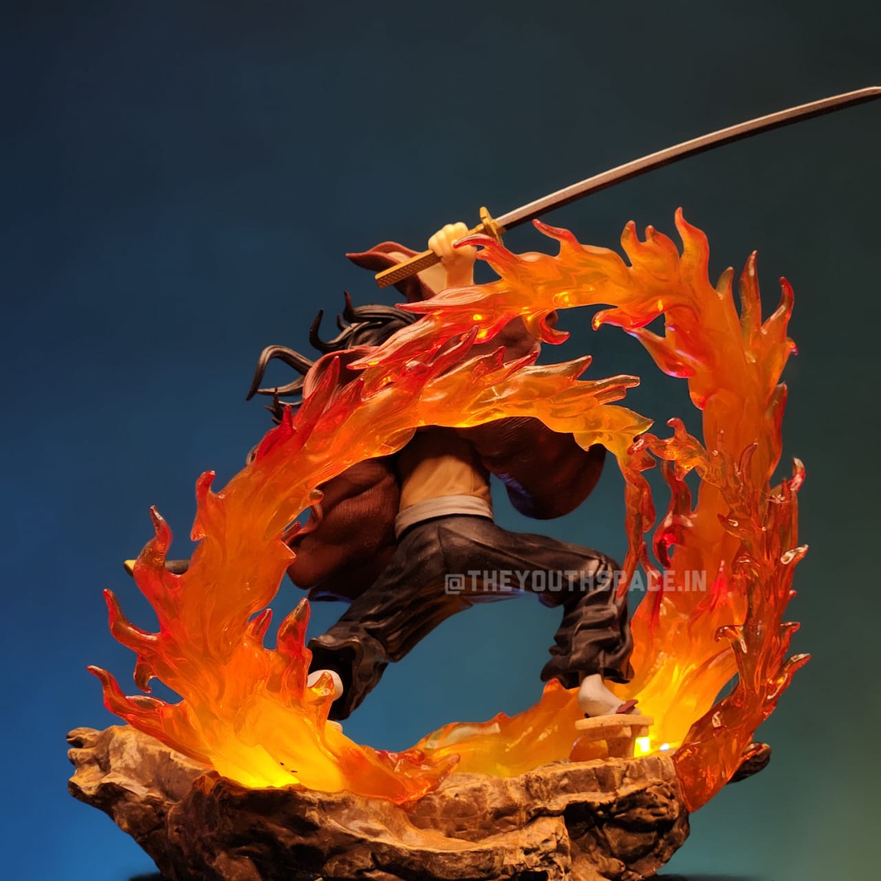 YORIICHI TSUGIKUNI ACTION FIGURE 23cm - DEMON SLAYER