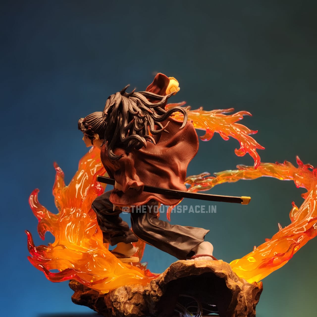 YORIICHI TSUGIKUNI ACTION FIGURE 23cm - DEMON SLAYER