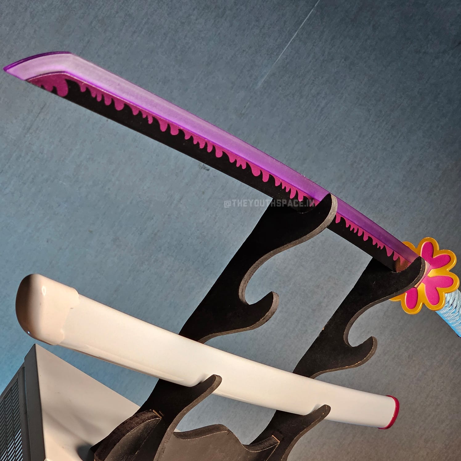 Mitsuri's practice wooden X acrylic katana (104cms)