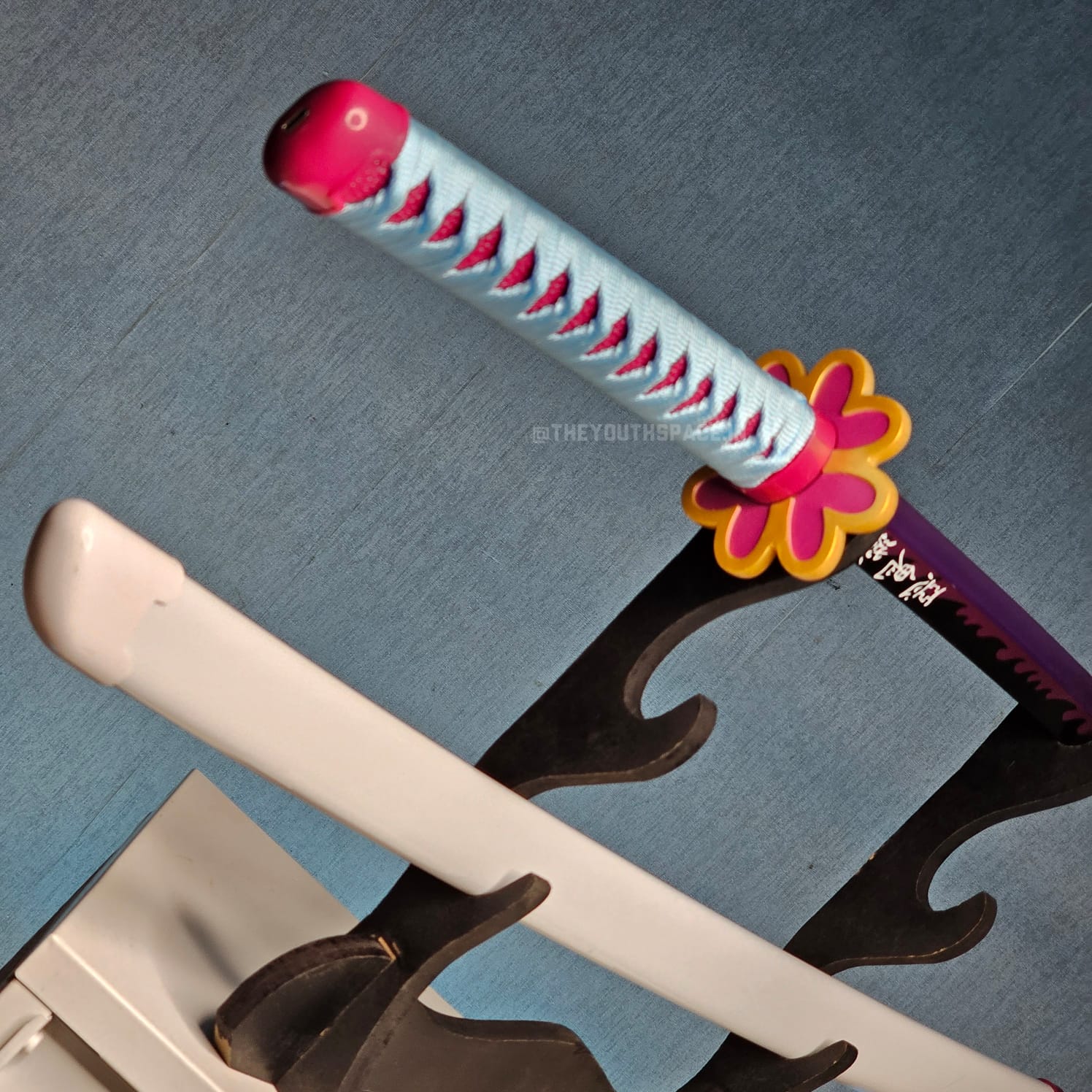 Mitsuri's practice wooden X acrylic katana (104cms)