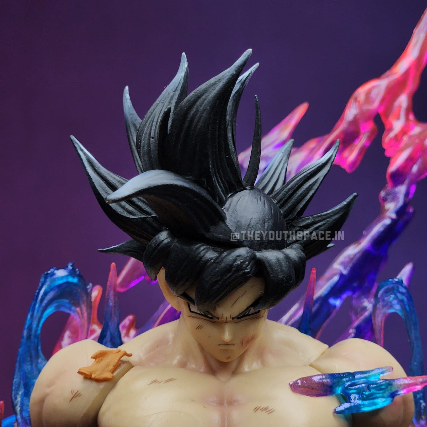GOKU ULTRA INSTINCT ACTION FIGURE (37 CM) - DRAGON BALL