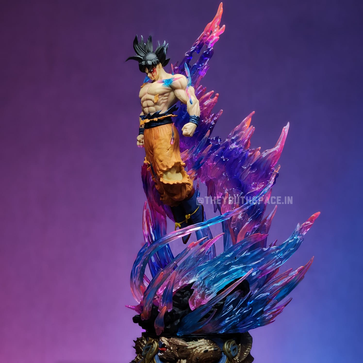 GOKU ULTRA INSTINCT ACTION FIGURE (37 CM) - DRAGON BALL