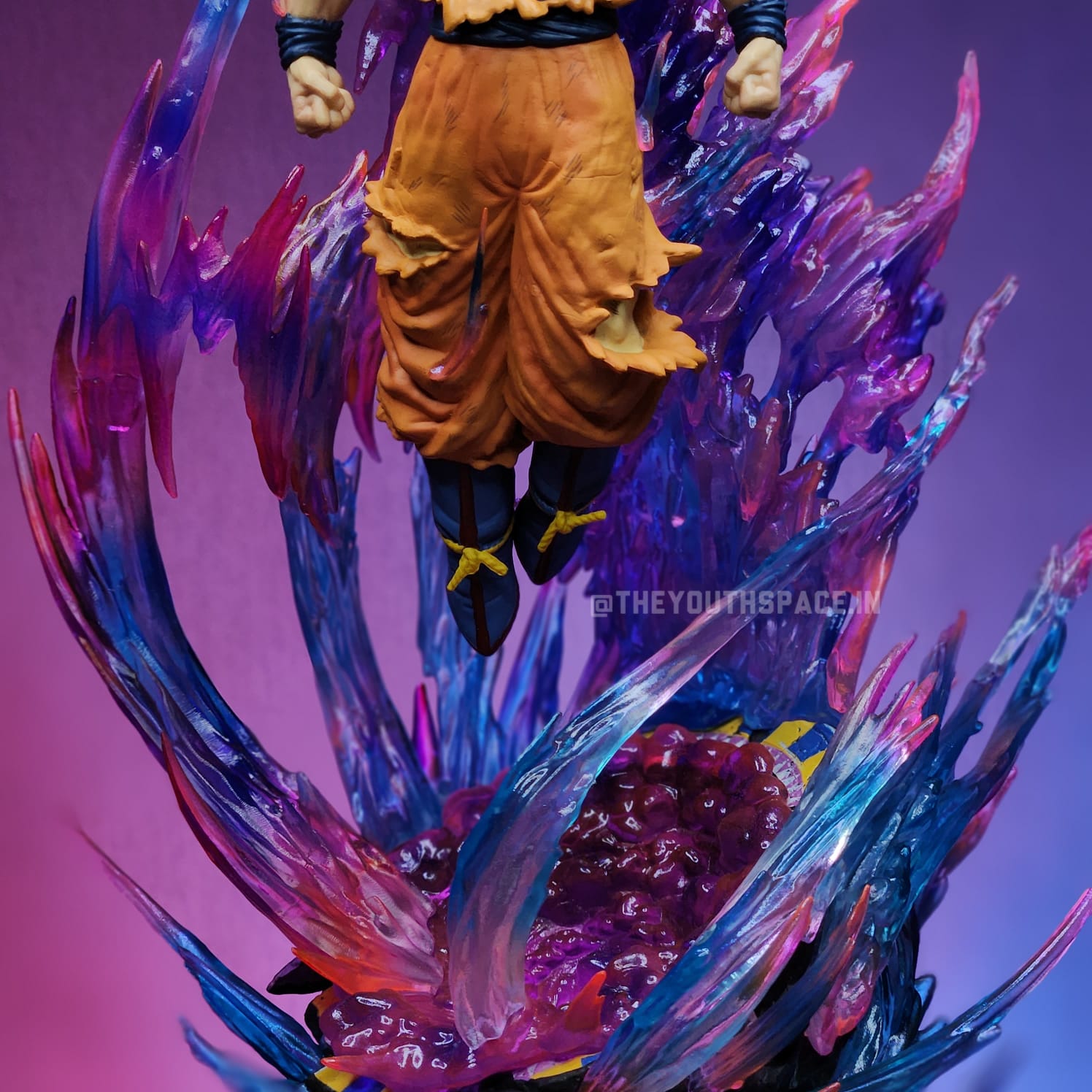 GOKU ULTRA INSTINCT ACTION FIGURE (37 CM) - DRAGON BALL