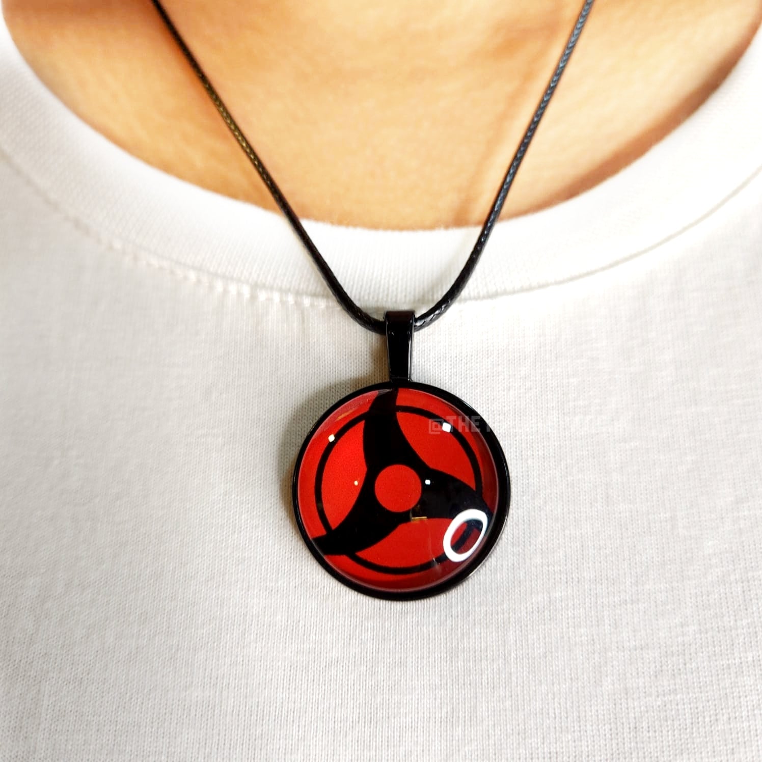 Itachi sharingan pendant