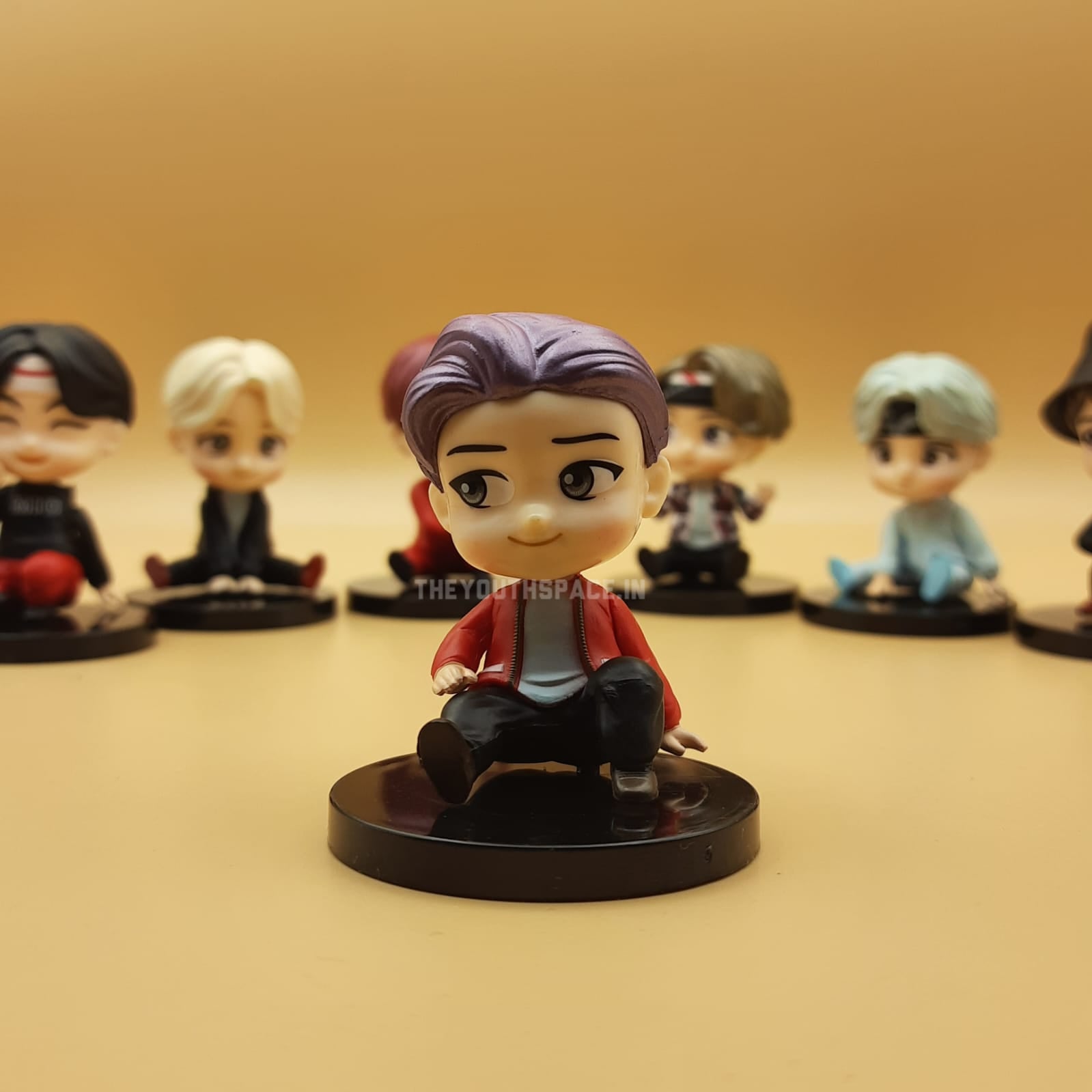 Tiny Tan Mic Drop Sitting Set (Set of 7 Figurines)