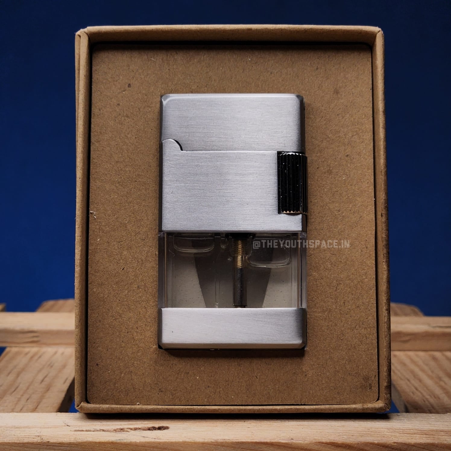 Dual Flame Mode Sleek Lighter (Metallic; Golden)