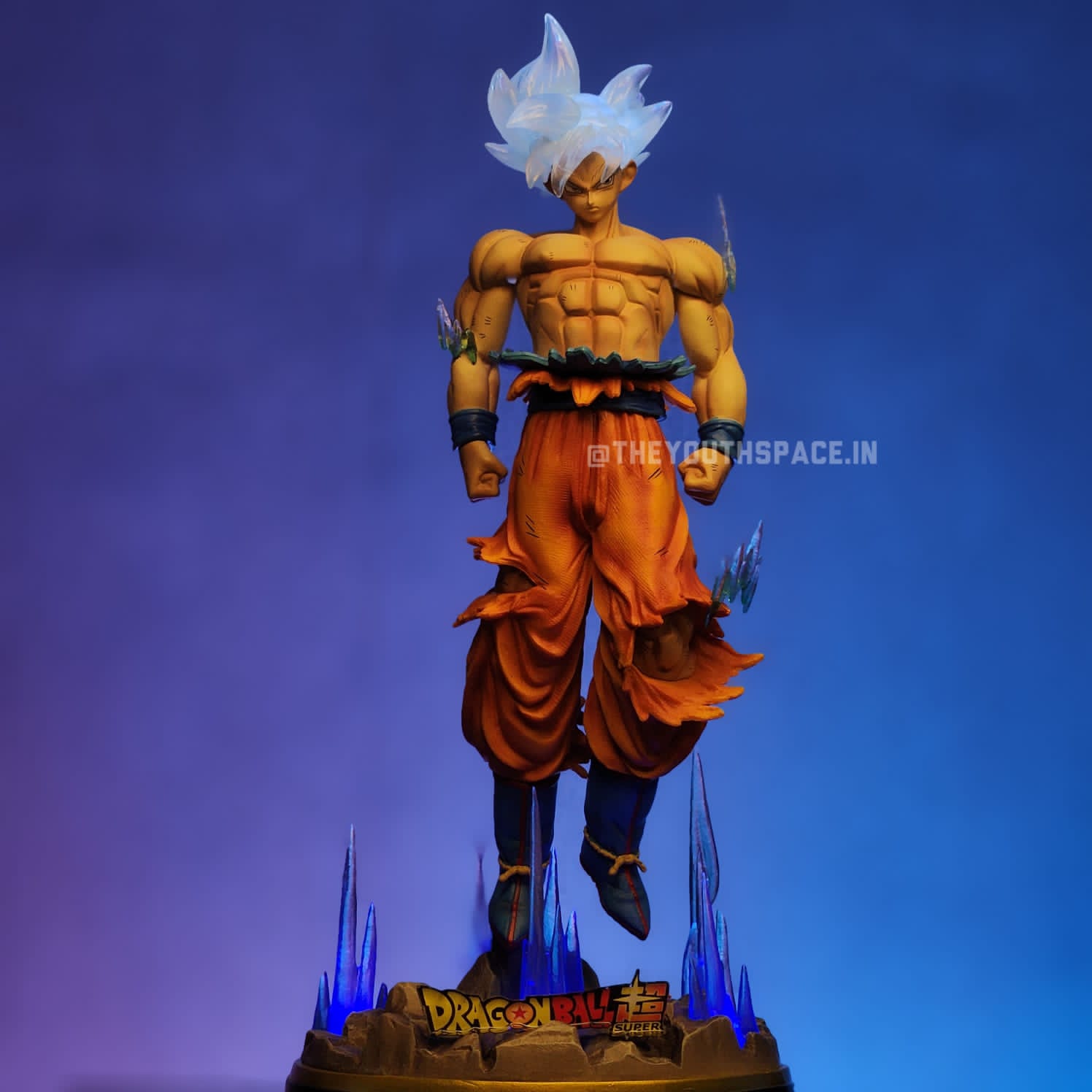Goku Ultra Instinct Illuminating Action Figure (30 cm) - Dragon Ball