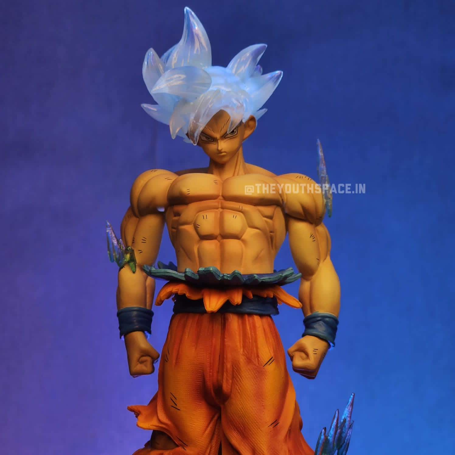 Goku Ultra Instinct Illuminating Action Figure (30 cm) - Dragon Ball