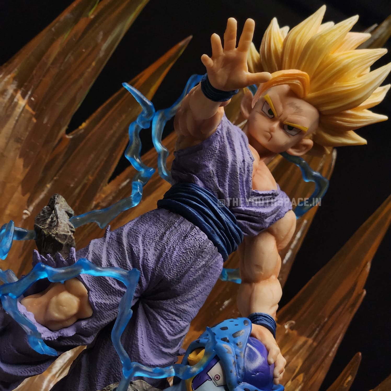 Super Saiyan Gohan Defeating Cell Action Figure With Light Up Base (40 cm)- Dragon Ball