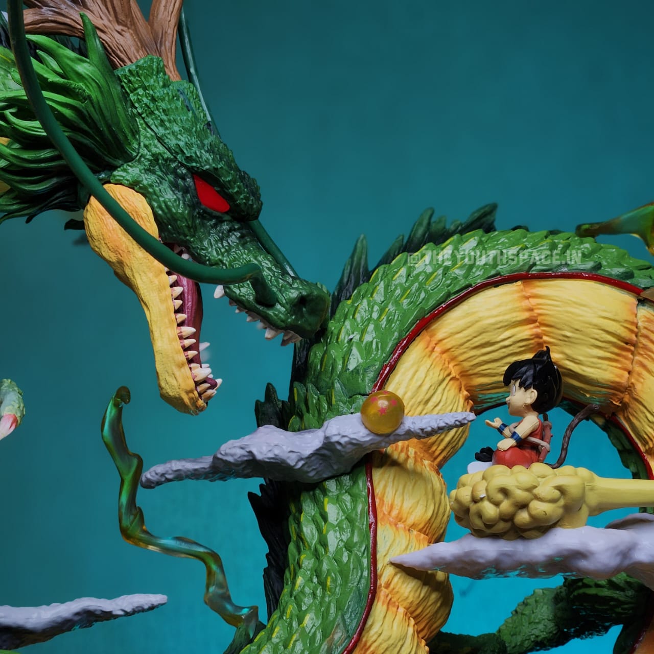 SHENRON ACTION FIGURE WITH LED EYES (54 cm) - Dragon Ball