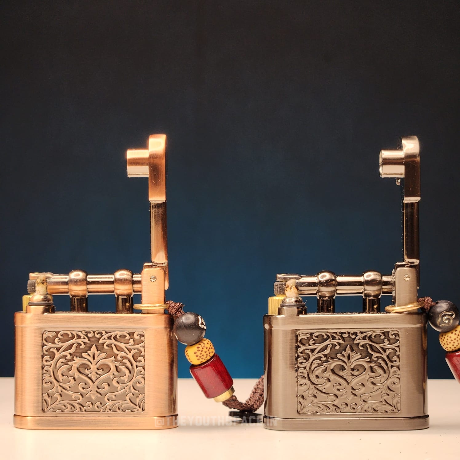 SOKO Antique Handheld Mirror Lighter