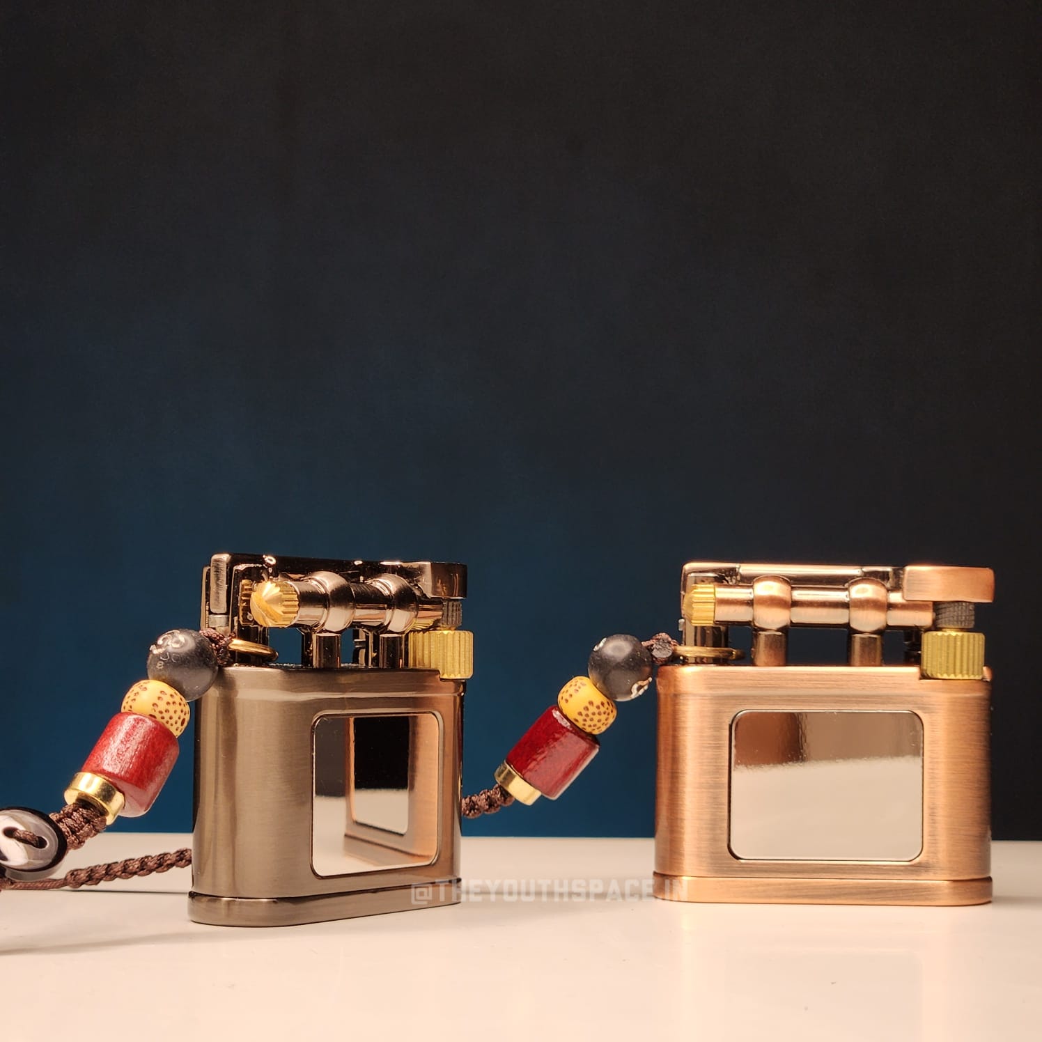 SOKO Antique Handheld Mirror Lighter