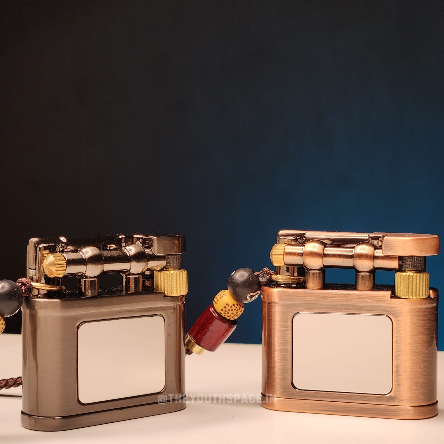 SOKO Antique Handheld Mirror Lighter