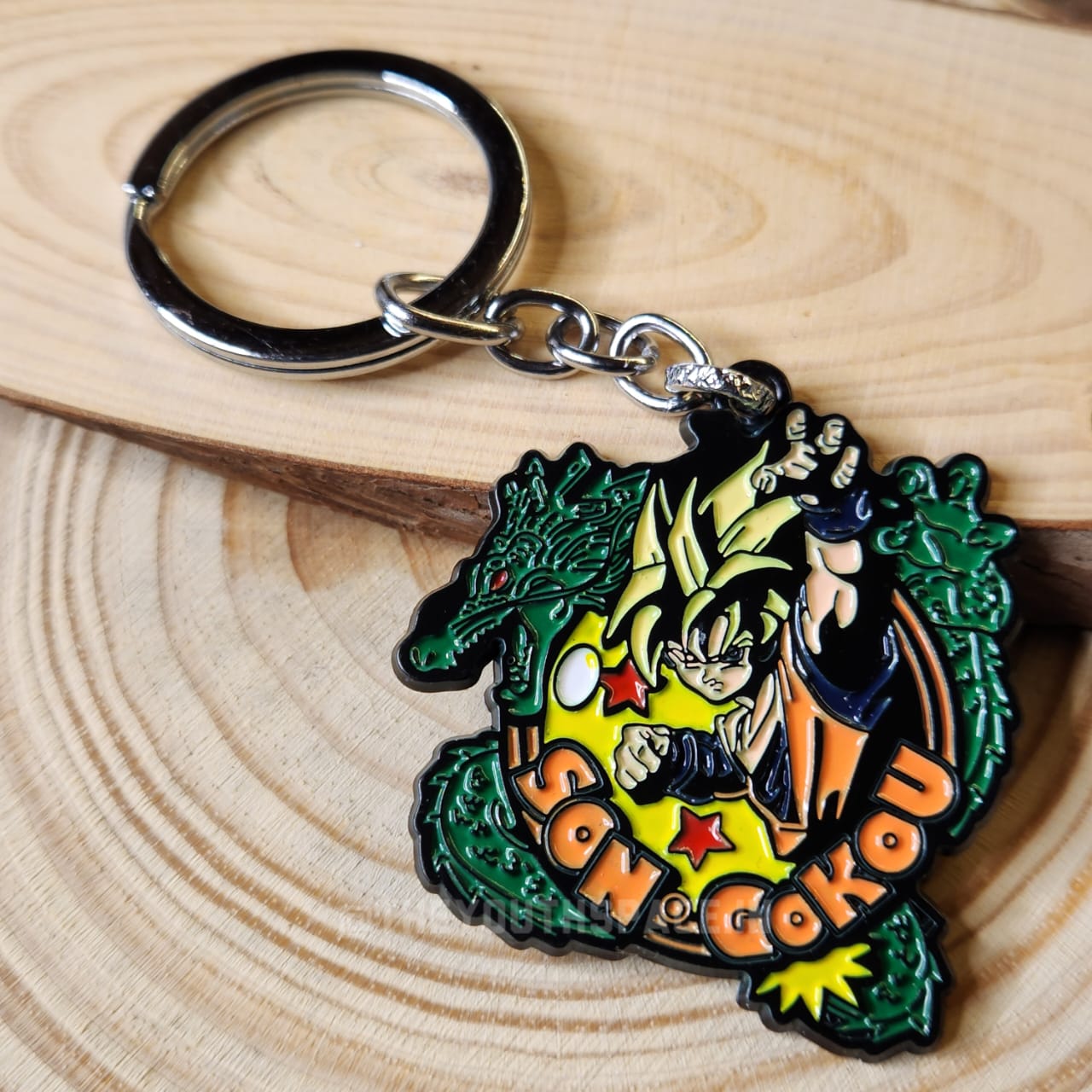 Son Goku metal keychain