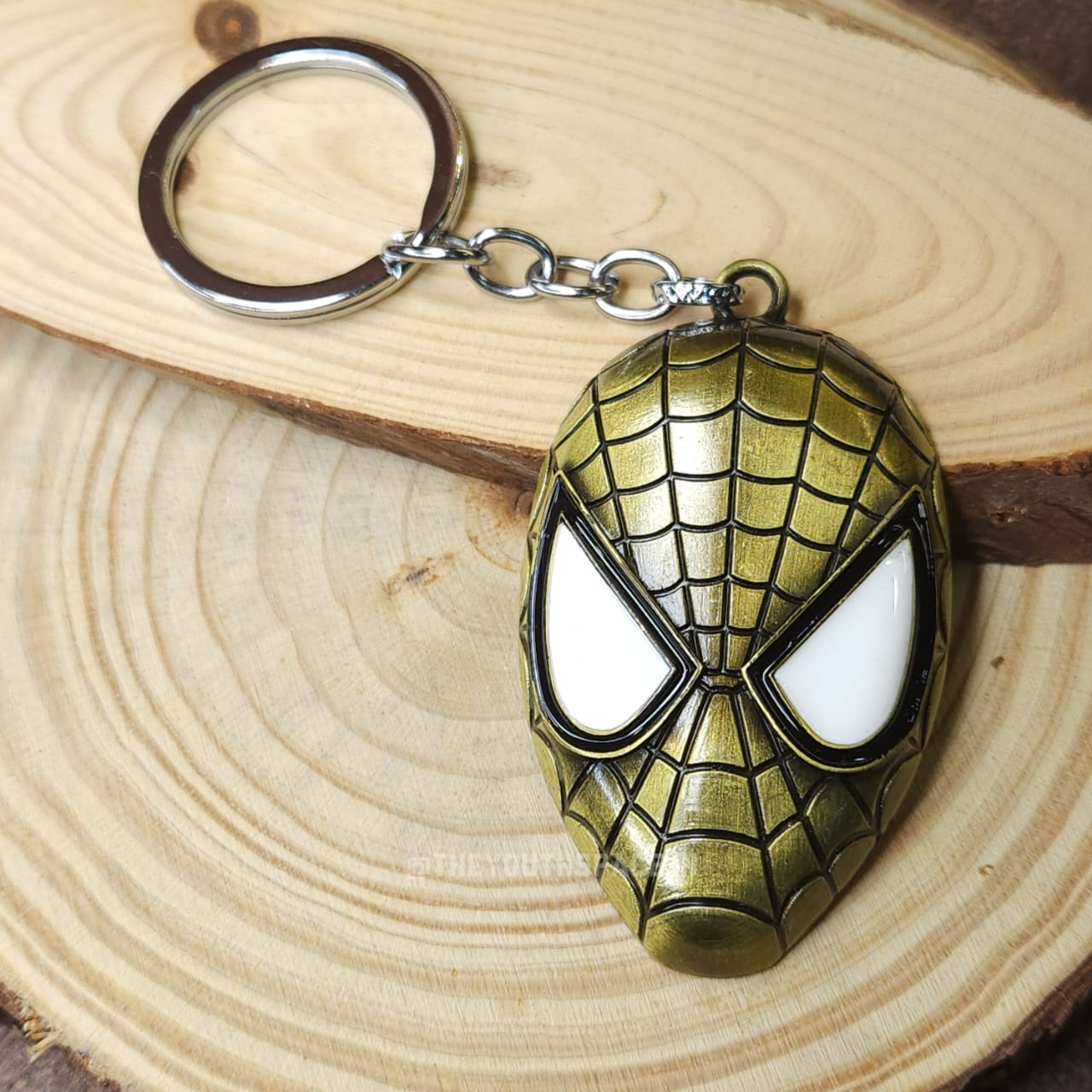 Spiderman mask metal keychain