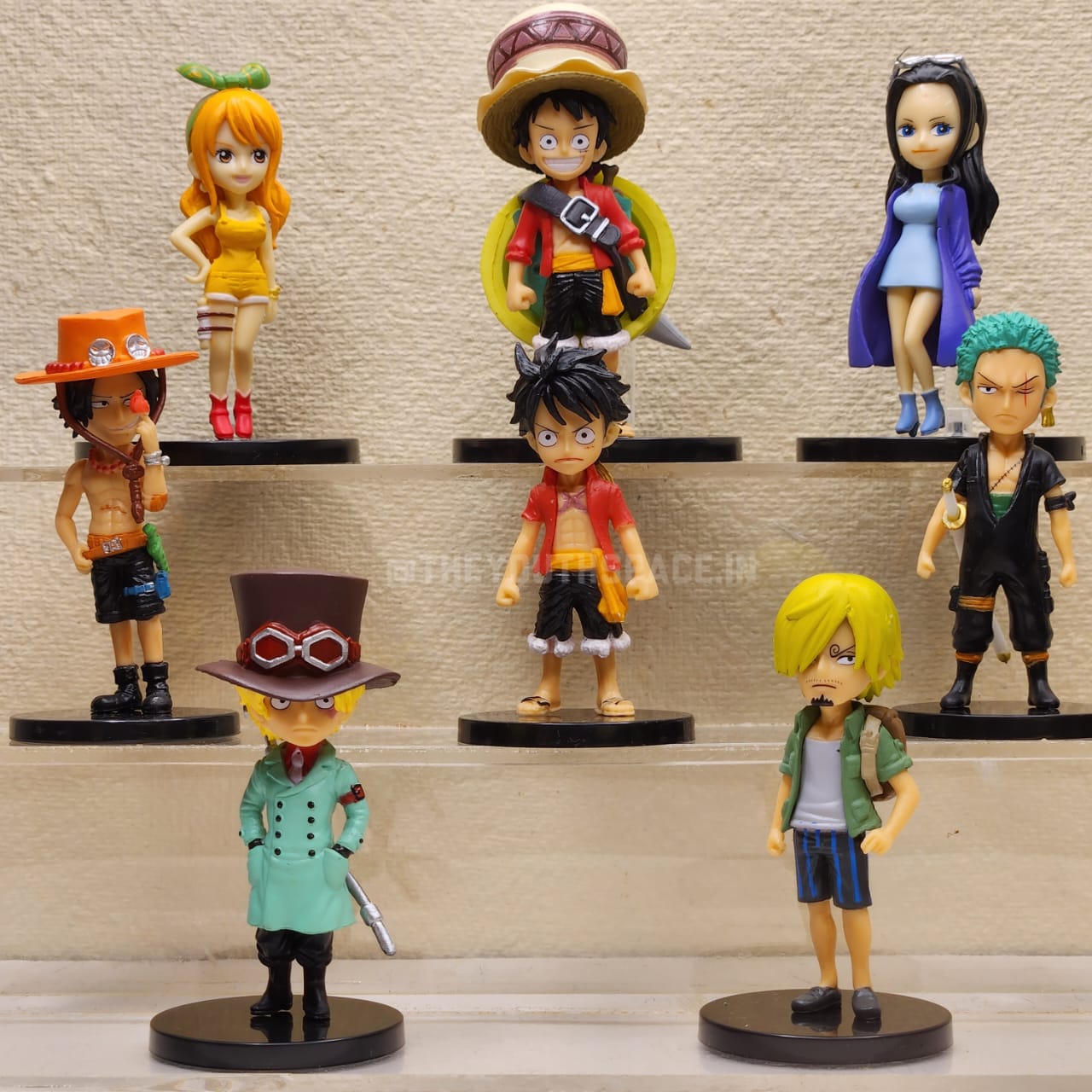 One piece Set of 8 Figurines