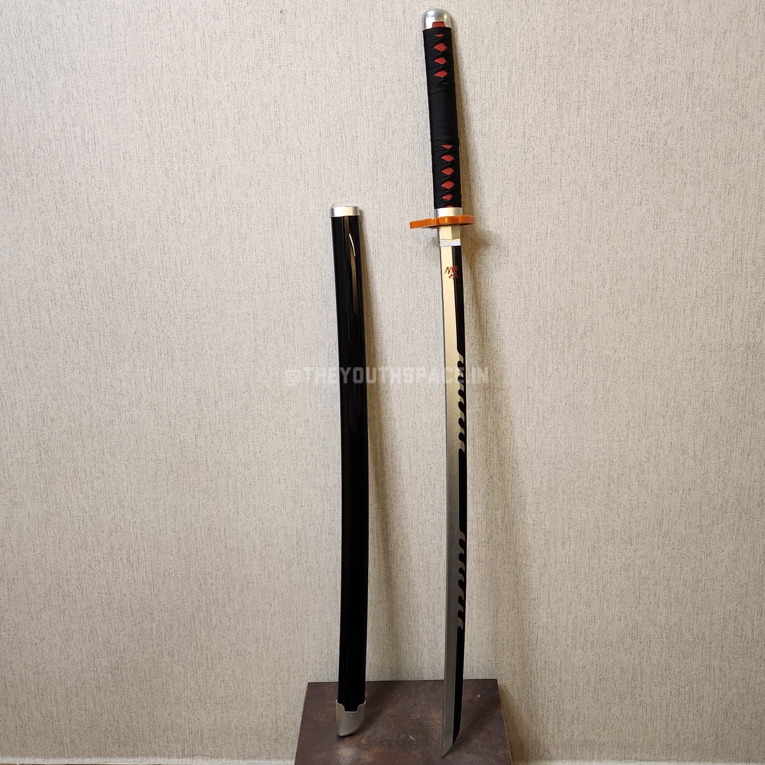Tanjiro's Nichirin V2 wooden katana