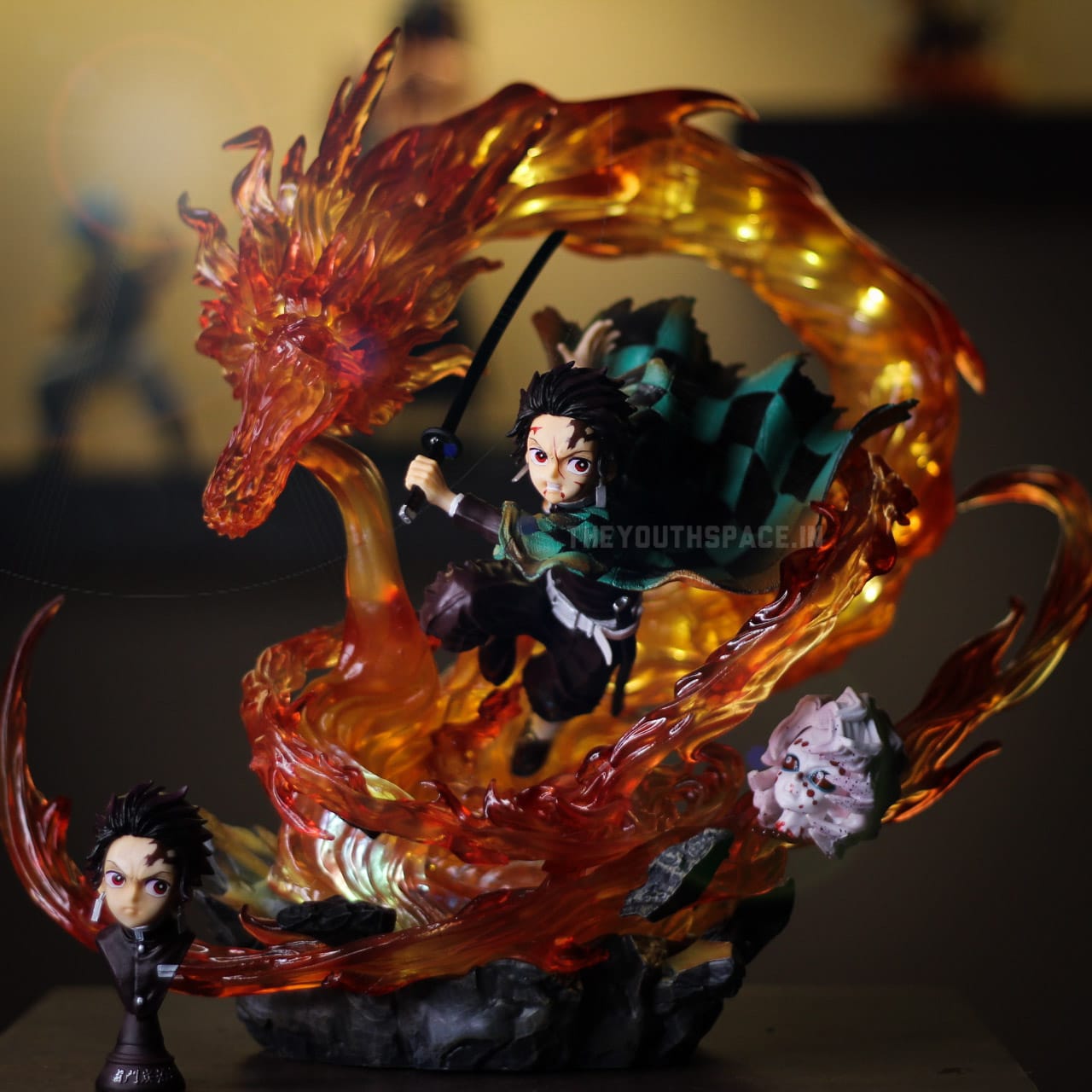 Demon Slayer: Tanjiro Kamado Fire Dragon luminous
