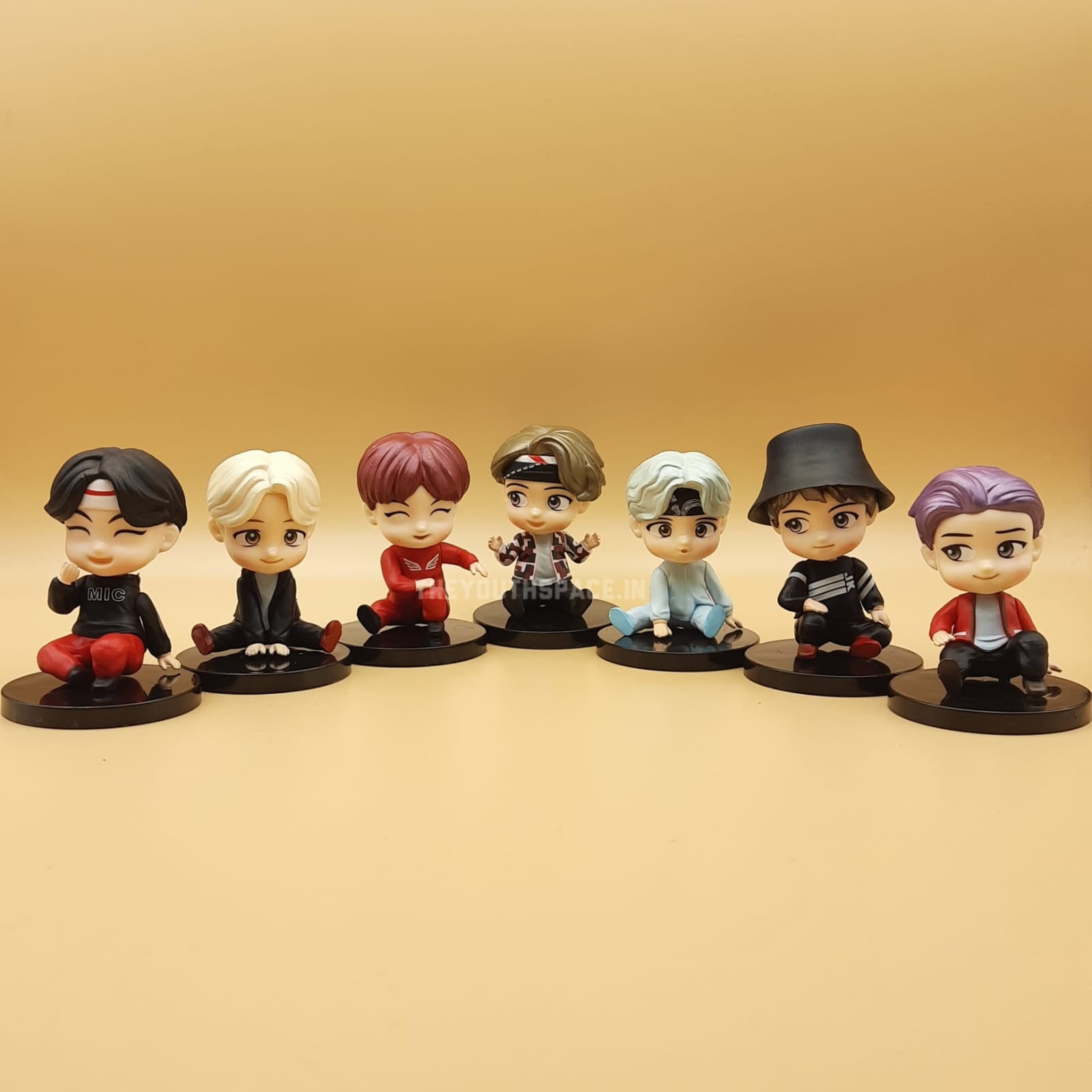 Tiny Tan Mic Drop Sitting Set (Set of 7 Figurines)