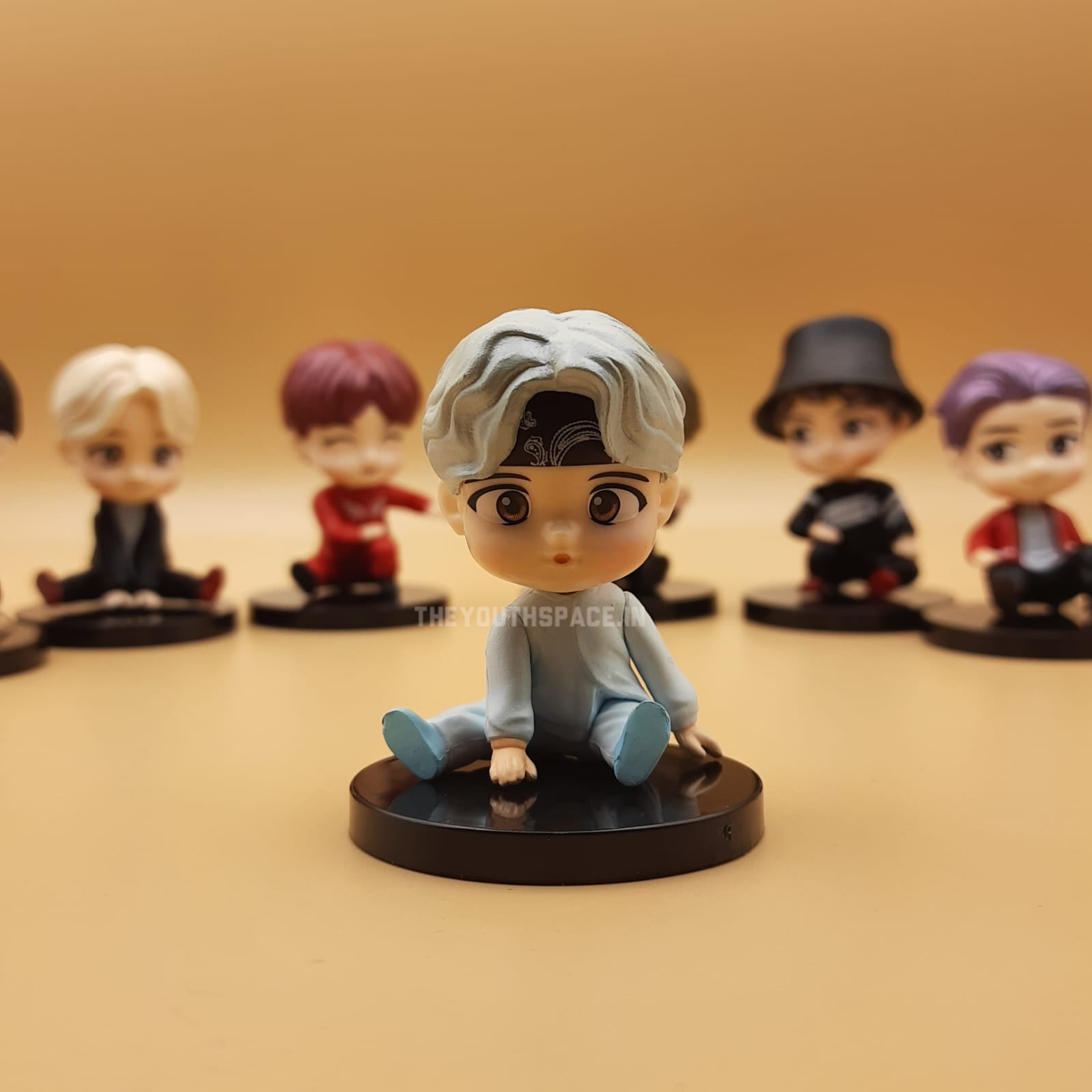 Tiny Tan Mic Drop Sitting Set (Set of 7 Figurines)